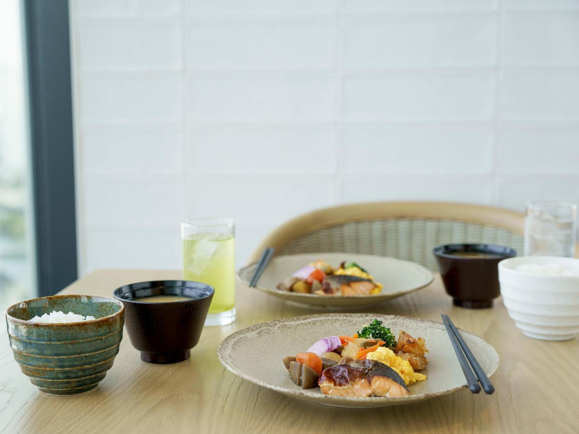 Mitsui Garden Hotel Yokohama Minatomirai Premier Экстерьер фото A Japanese meal