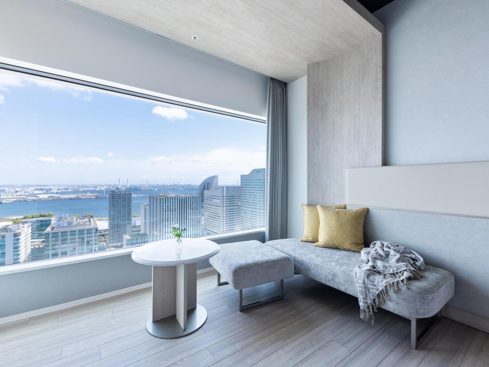 Mitsui Garden Hotel Yokohama Minatomirai Premier Экстерьер фото A room at the hotel