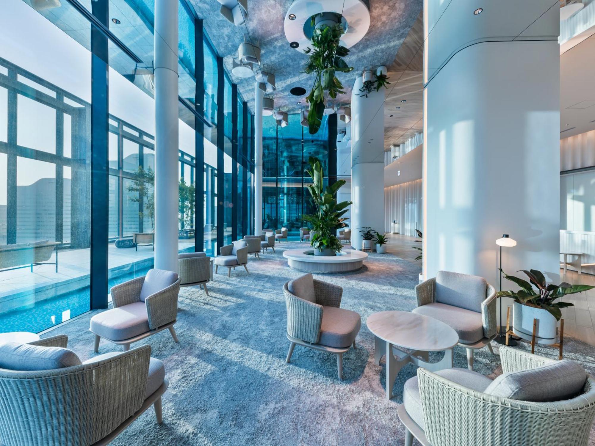 Mitsui Garden Hotel Yokohama Minatomirai Premier Экстерьер фото The lobby of the hotel